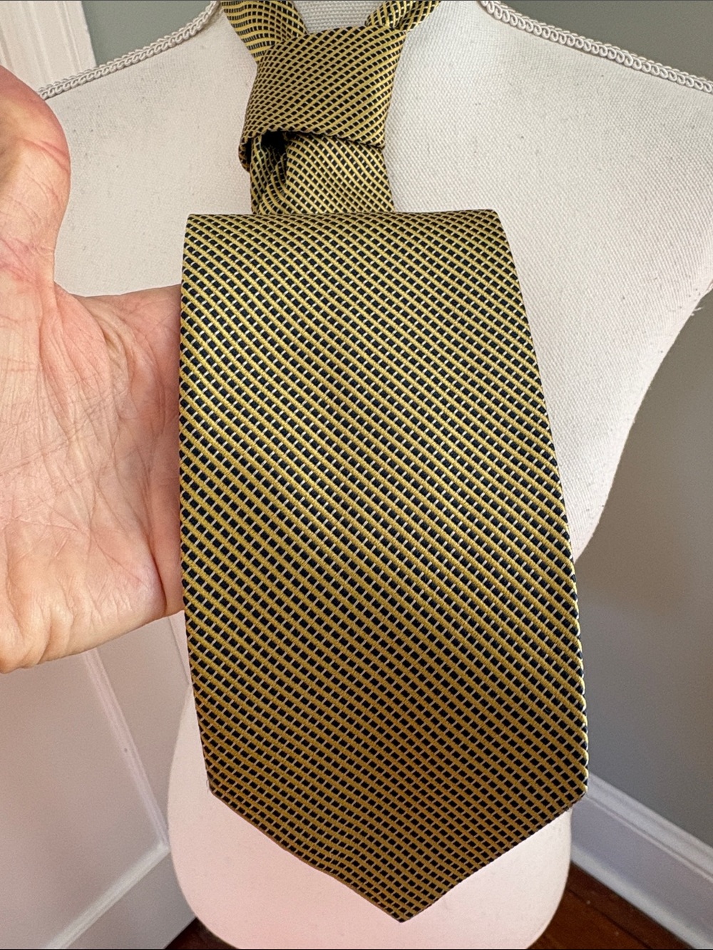 Brooks Brothers 346 Gold Navy Blue Micro-Grid 100% Silk Tie